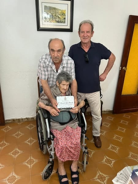 VISITA A LOS MÁS MAYORES DE LORIGUILLA2