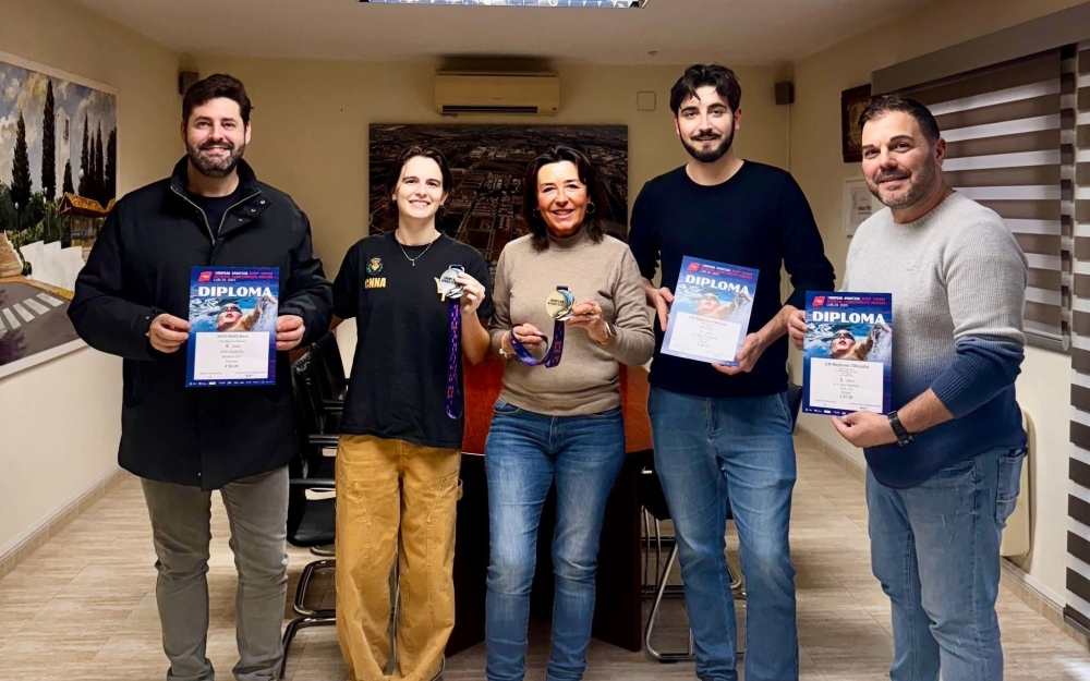 MARIA SOTO TRAE SUS MEDALLAS A CASA