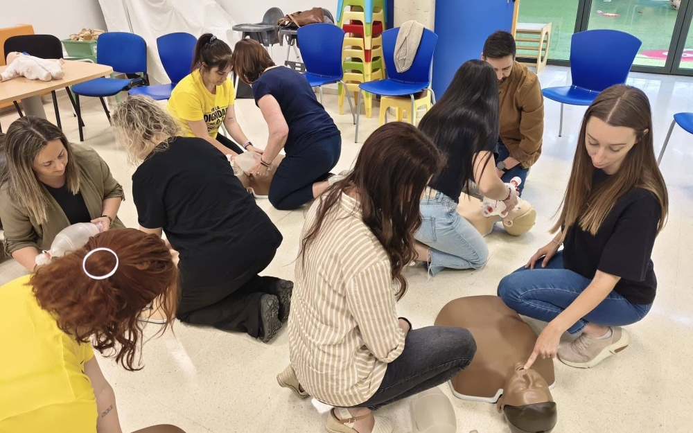 JORNADA DE RECICLAJE EN PRIMEROS AUXILIOS PARA DOCENTES Y FAMILIAS