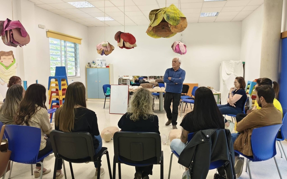 JORNADA DE RECICLAJE EN PRIMEROS AUXILIOS PARA DOCENTES Y FAMILIAS
