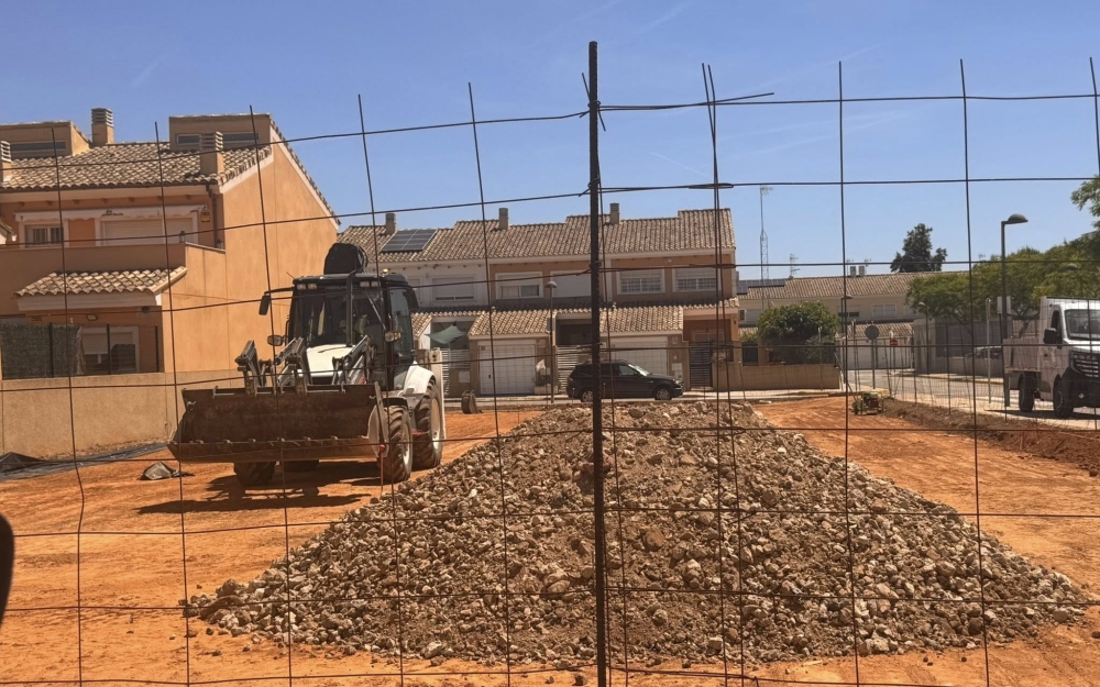 EL AYUNTAMIENTO CONTINUA CON LAS OBRAS DE MEJORA DEL MUNICIPIO 