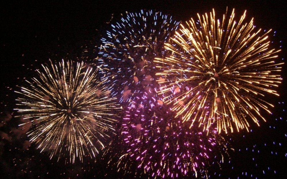 fuegos-artificiales-de-colores